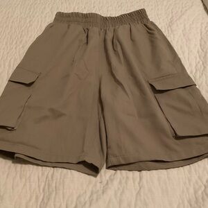 Classic Men's Cargo Shorts in Taupe